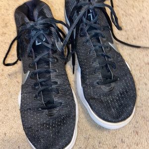 Black Nike basketball shoe